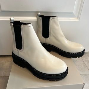 Perfect fall Boot! Off White Ankle Boots